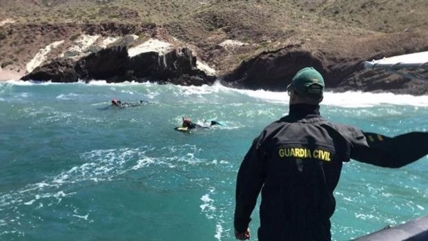 Rescatan el cadáver de un joven en estado de descomposición en el puerto de Algeciras