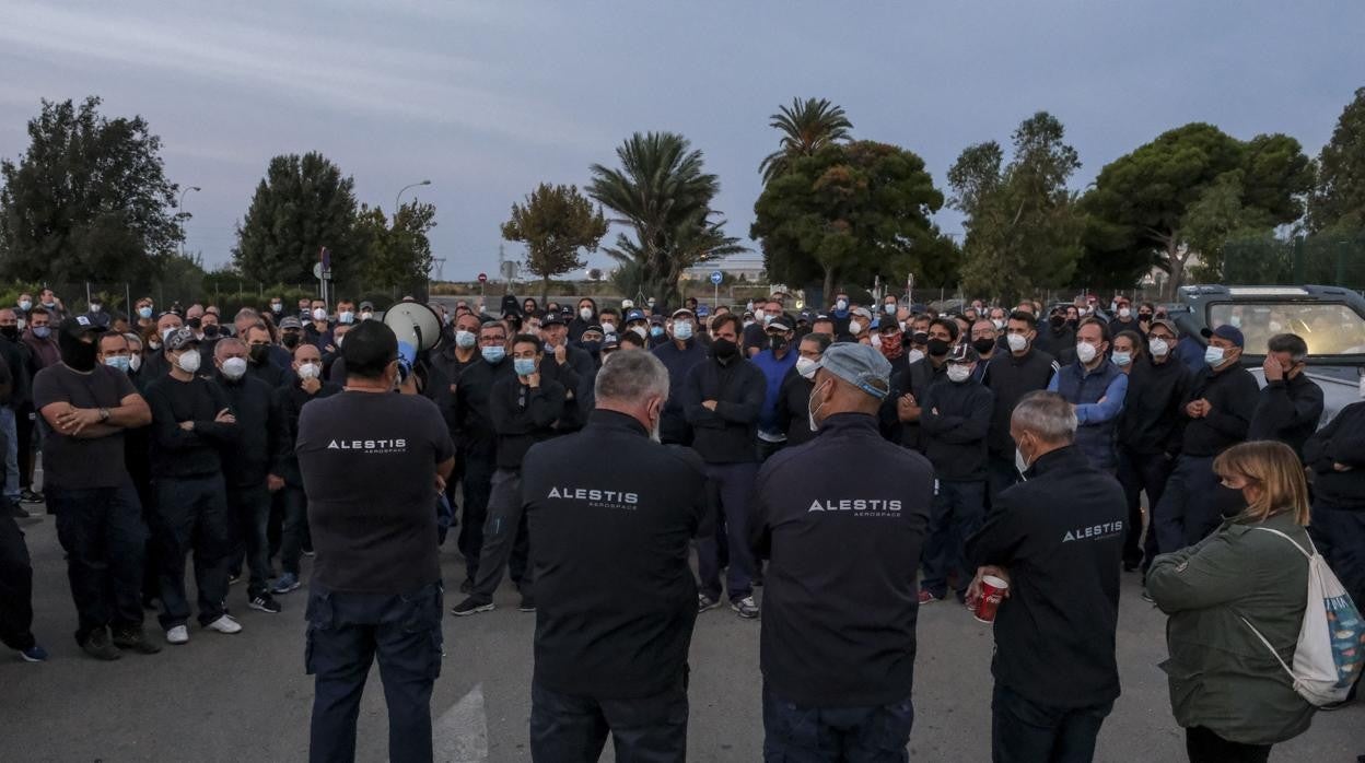 Una de las concentraciones de la plantilla de Alestis en Puerto Real