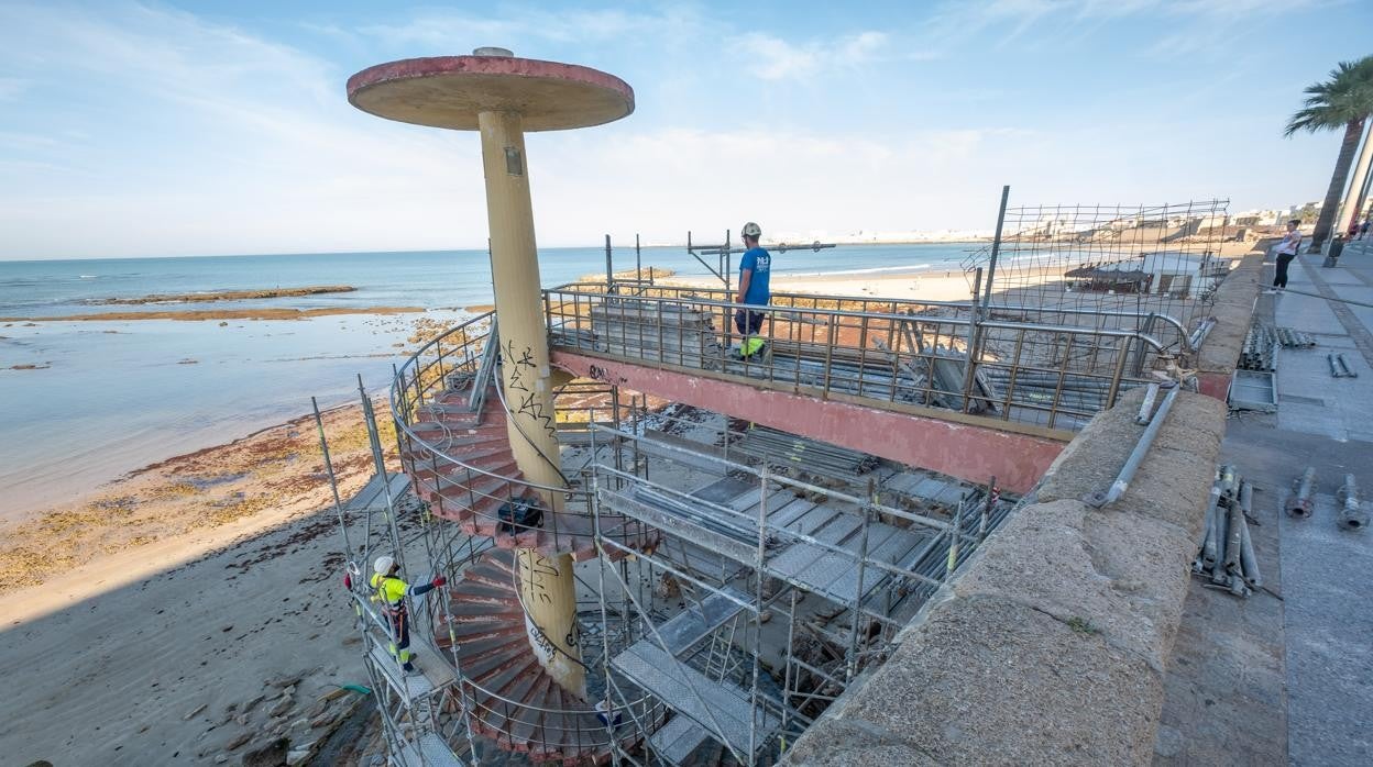 Comienzan por fin las obras de reparación de la escalera de caracol de Santa María del Mar