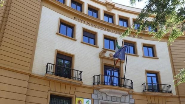 El TSJA falla a favor de una carretillera de Tabacalera a la que el INSS retiró la invalidez a los 62 años