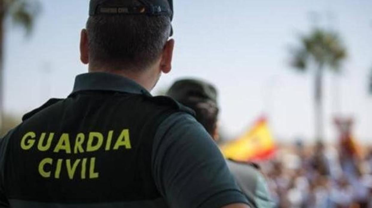 La Guardia Civil investiga la agresión.