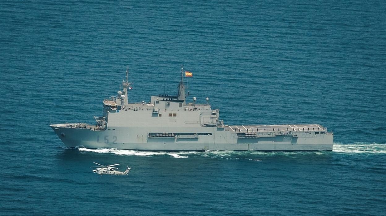 El buque 'Castilla', con lanchas de desembarco, zarpará de Rota para ayudar en La Palma