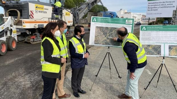Iniciada la reparación del firme de la carretera entre Burguillos y Castilblanco por 1,4 millones de euros