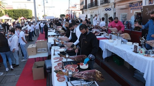 150 cortadores de jamón altruistas para que ningún niño se quede sin juguete en San Fernando