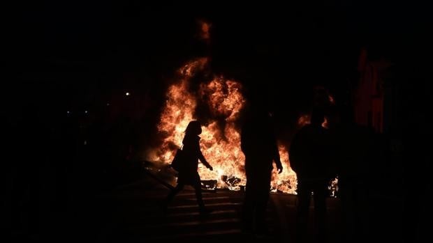 Tornillos, adoquines y piedras vs pelotas de goma y disparos disuasorios en la huelga del Metal