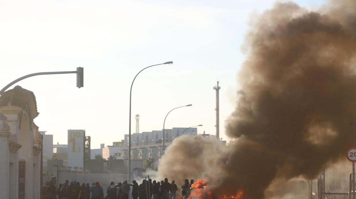 Protestas a las puertas de Navantia Cádiz este miércoles