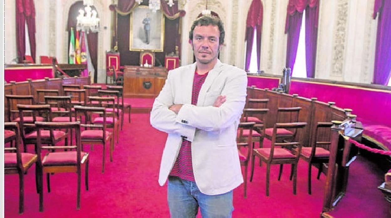 González, en el salón de plenos del Ayuntamiento