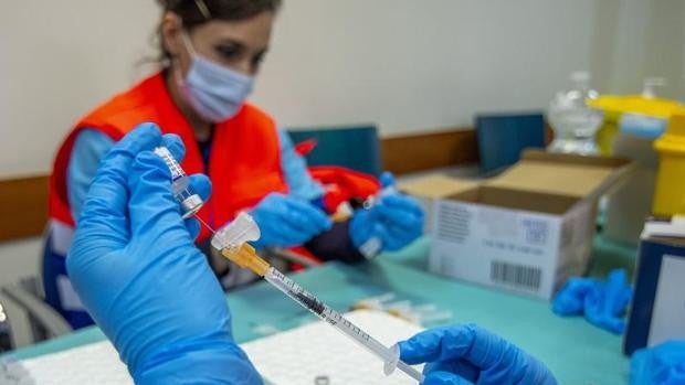 La provincia de Sevilla entra ya en riesgo medio por Covid al superar la tasa de contagios de los 100 puntos