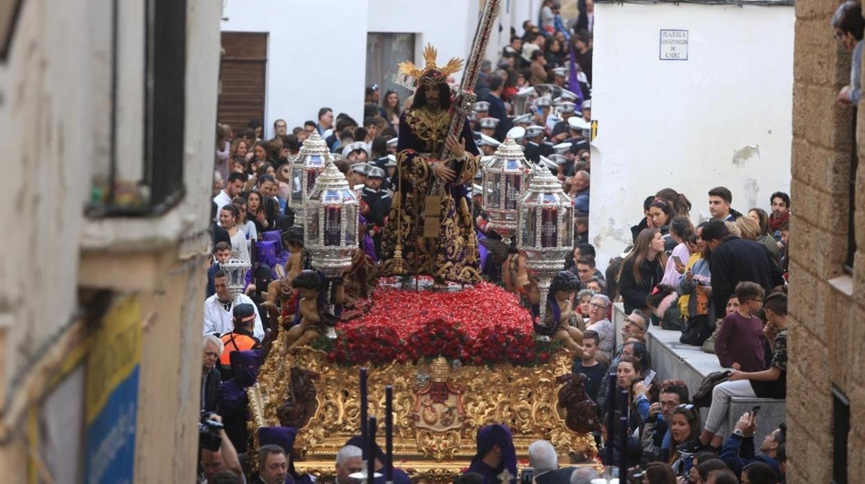 l Nazareno en la Semana Santa de Cádiz