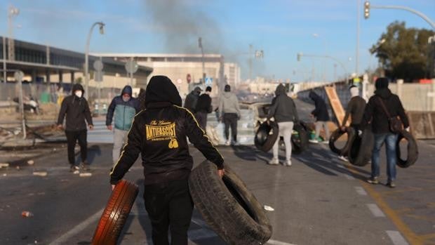 Sindicatos y patronal firman este viernes el nuevo convenio colectivo del sector del metal en Cádiz