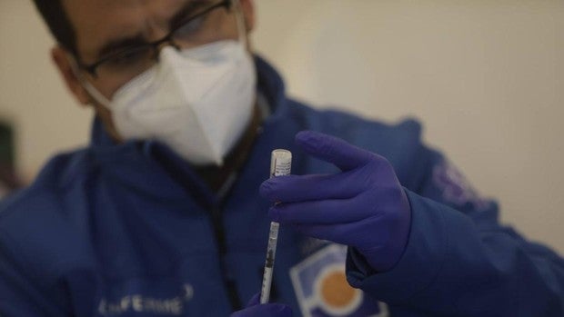 Cádiz vuelve al riesgo medio de contagios por coronavirus