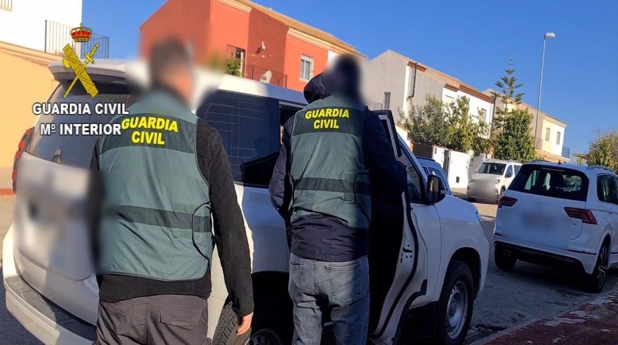 Cae una banda que introducía hachís por Cádiz y Málaga