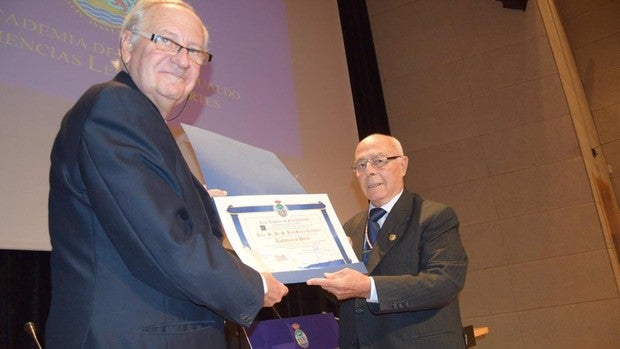 El pediatra Juan García Cubillana recibirá la Medalla de la Ciudad de San Fernando