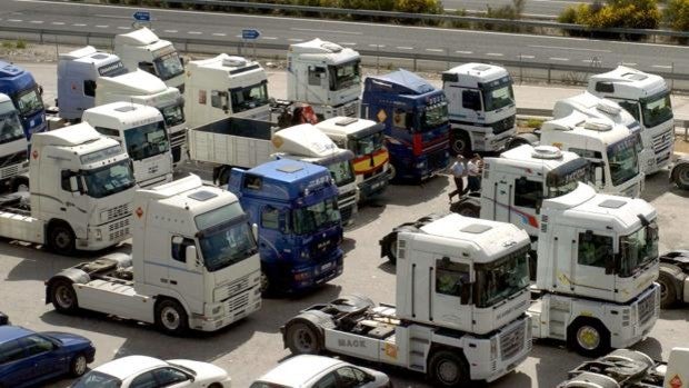 La huelga del transporte por carretera se enquista y camina hacia un paro indefinido