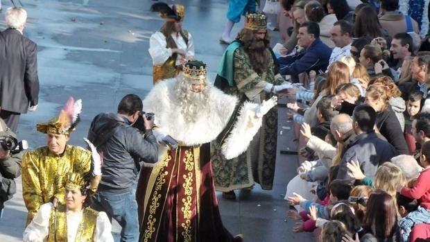 El Ayuntamiento celebra este viernes el acto de traspaso de coronas a los Reyes Magos