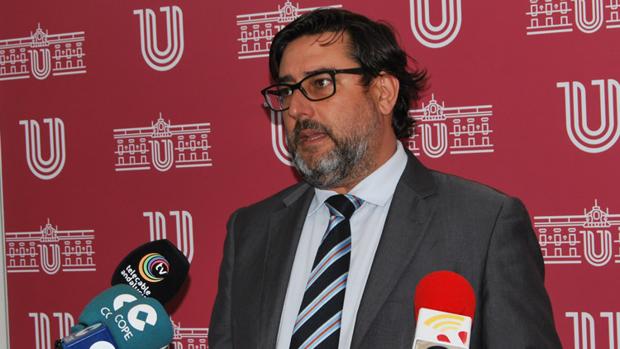 El alcalde de Utrera anuncia la toma de «otras medidas» si la Junta no aclara el posible cambio de hospital