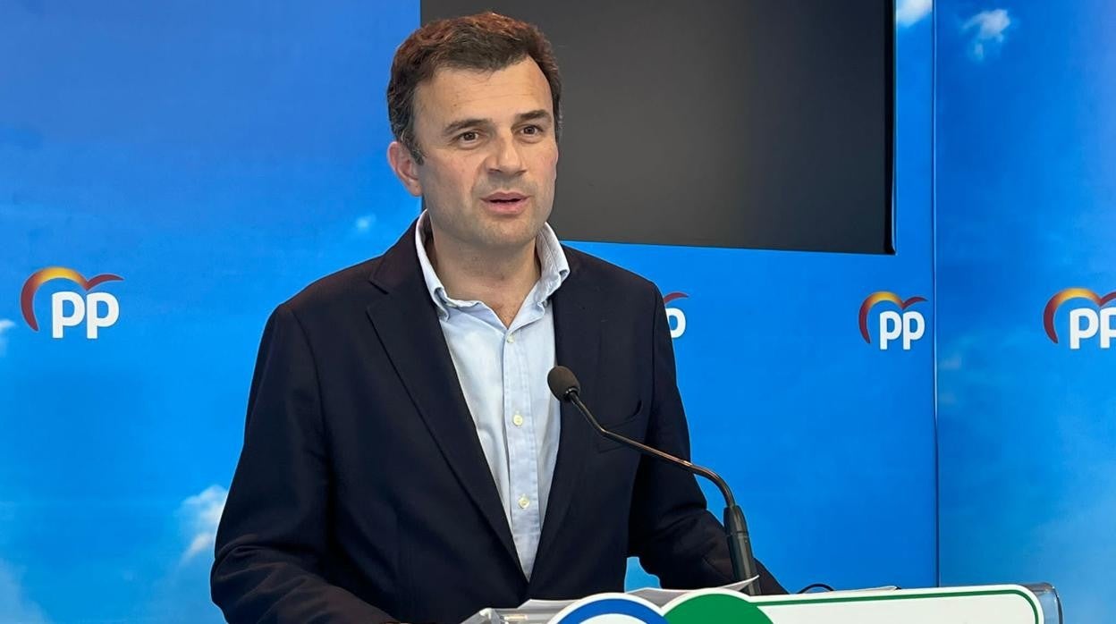 Bruno García, en la rueda de prensa en la sede del PP.