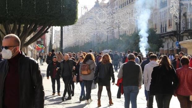 Menos contagios en Sevilla este sábado, que deja tres fallecidos y un aumento de hospitalizados