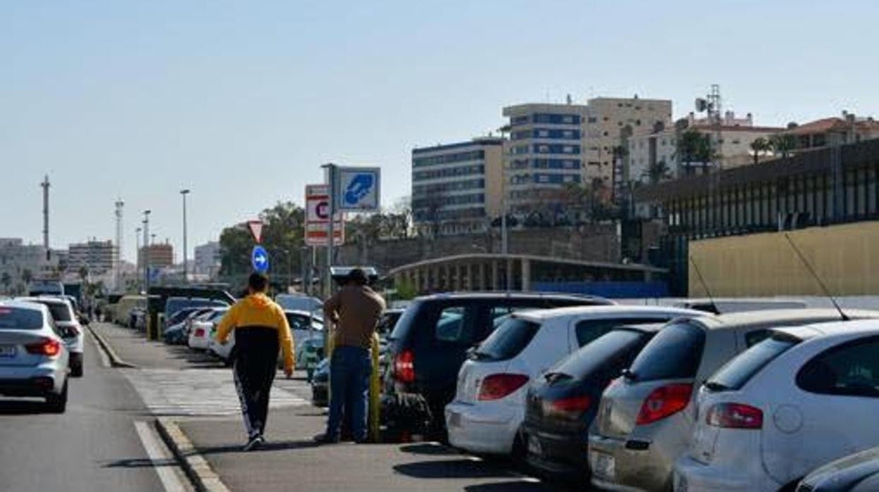 Zona de aparcamientos junto a la Estación de Cádiz.