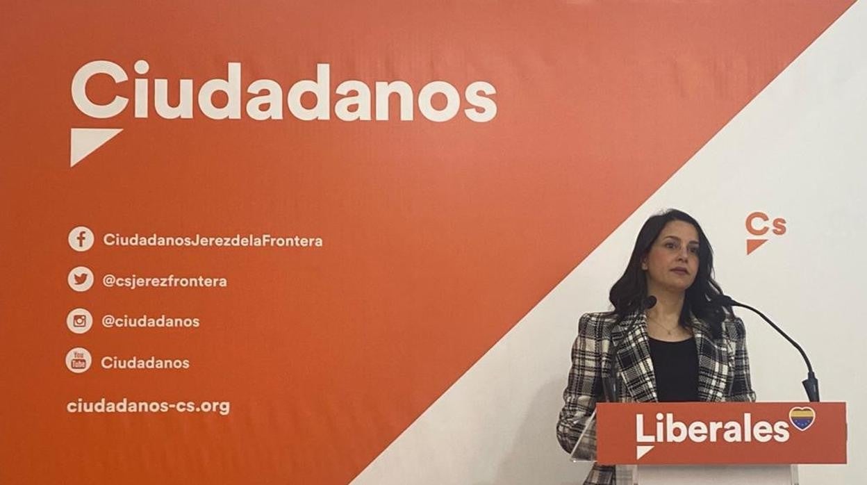 Inés Arrimadas, en la rueda de prensa en Jerez.