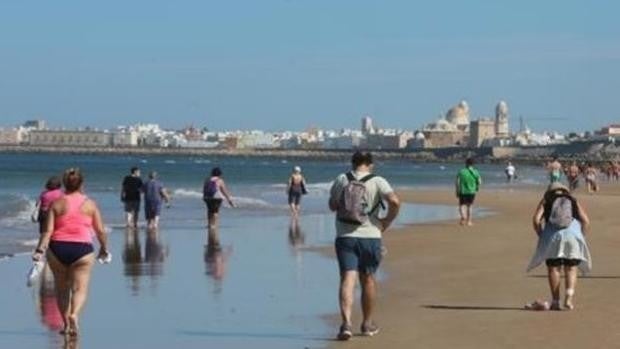 Cádiz despide el año con una espléndida jornada soleada