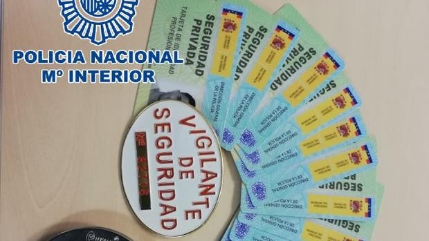 Diez detenidos y más de veinte 'intrusos' detectados por la Policía en seguridad privada en Cádiz