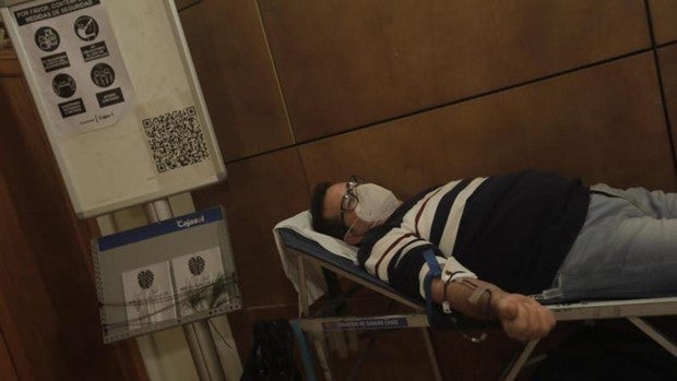 La falta de personal médico obliga a cerrar el punto fijo de donación de sangre de Cádiz