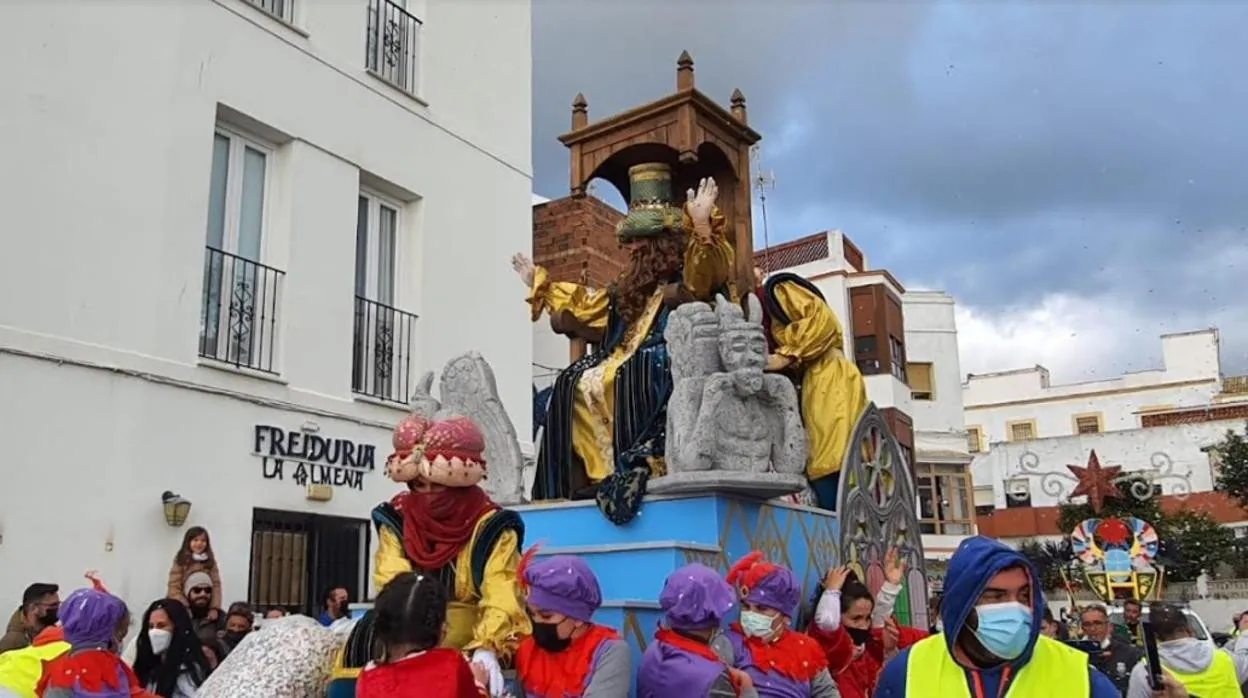 La tradicional Cabalgata de Reyes volvió a las calles de Tarifa