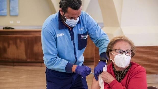 Ómicron provoca un tsunami de bajas laborales en Cádiz: 8.522 en diciembre