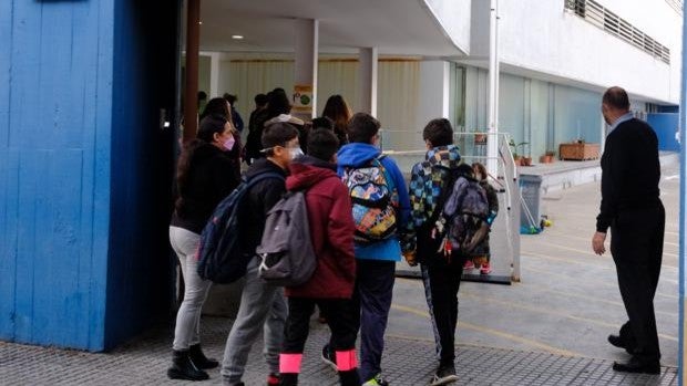 Vuelta al cole en Cádiz: «Faltan unos cuatro o cinco niños por clase debido al covid»