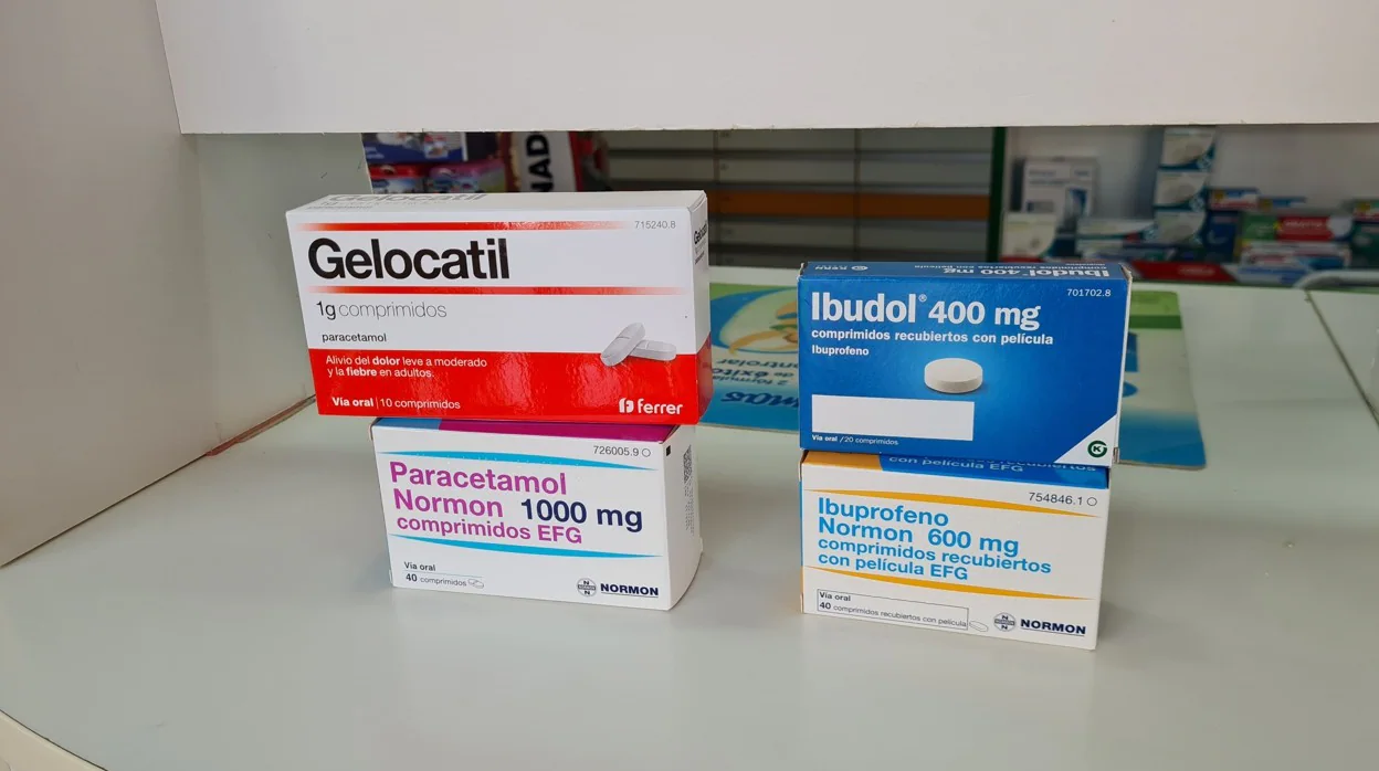 Arriba comprimidos de marca y de venta sin receta, abajo medicamentos genéricos que necesitan prescripción