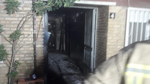 Un incendio de contadores obliga a desalojar a 13 personas en un bloque de San Juan de Aznalfarache