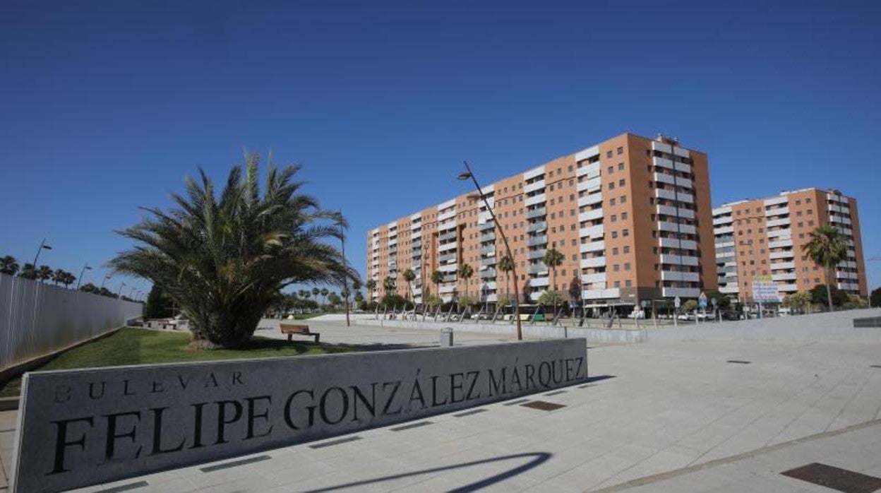 Bulevar Felipe González Márquez, en la barriada de Entrenúcleos de Dos Hermanas