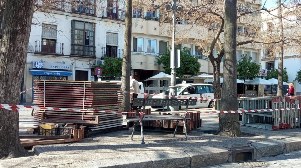 Jerez comienza con el montaje de los palcos para la Semana Santa 2022