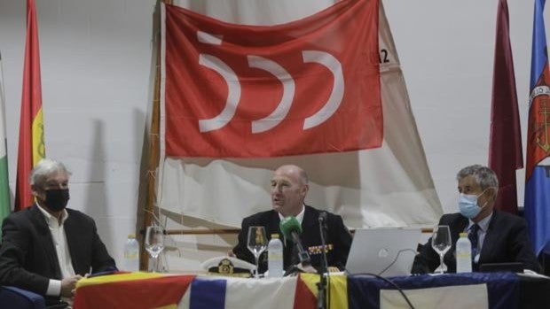 El comandante del buque 'Juan Sebastián de Elcano' charla en Cádiz sobre 'La mar como compañera'