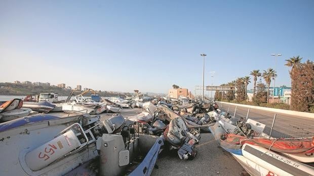 Un 'cementerio' de narcolanchas en Algeciras