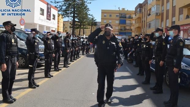 Carmona, el policía de 'zetas' más veterano de todo Cádiz, cuelga el uniforme tras 41 años «en la calle»