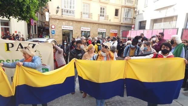 Cádiz, con Ucrania y a favor de la paz mundial