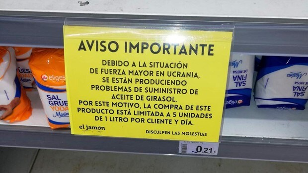 Elevar el precio del aceite de girasol y limitar su compra en España, ¿es legal?