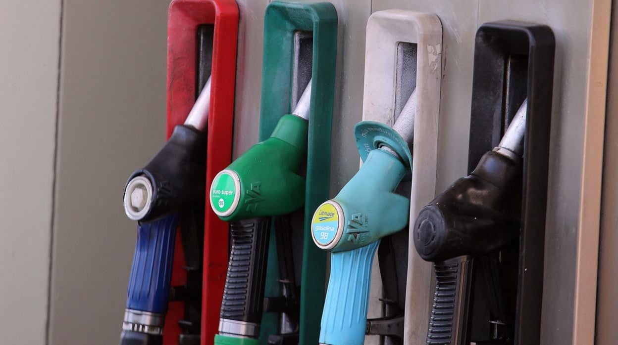 Surtidores en una gasolinera.