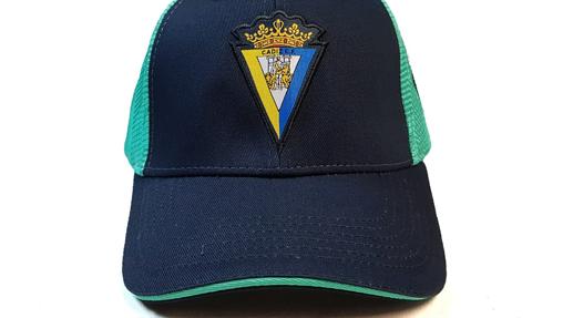 Gorra con el escudo del Cádiz CF.