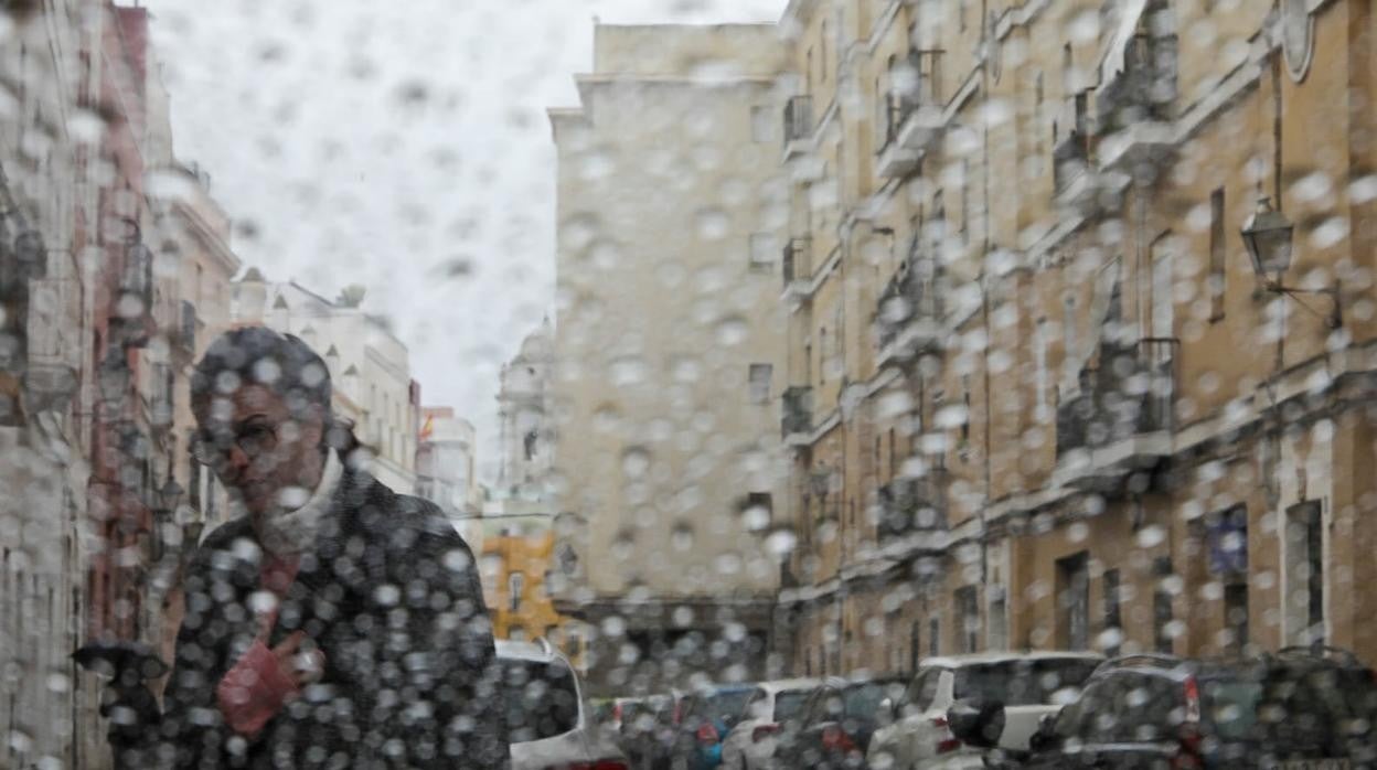 Cádiz se libra de la calima en otra jornada de lluvias intensas