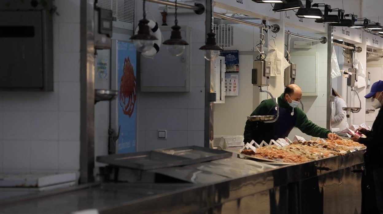 Mercado central de Cádiz durante la mañana del 15 de marzo