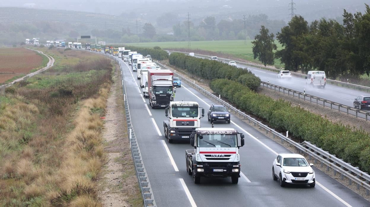 Transportistas en una marcha lenta