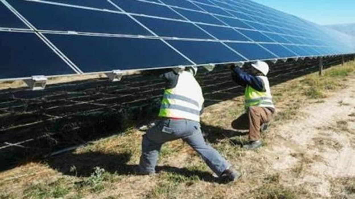 Eiffage Energía busca personal para su planta fotovoltaica de El Puerto