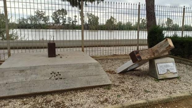 El significado de 'Yashiro en orilla', el monumento de Coria del Río víctima del vandalismo