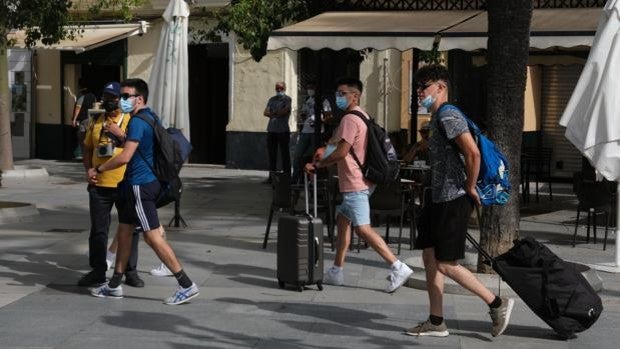 La subida de precios y la guerra frenan las reservas hoteleras para la Semana Santa en Cádiz