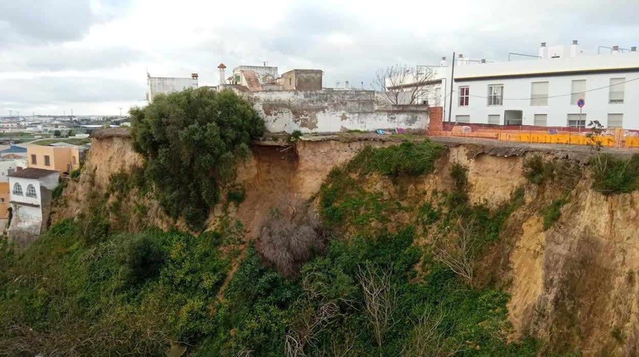 El talud de Reyes Católicos en Chiclana