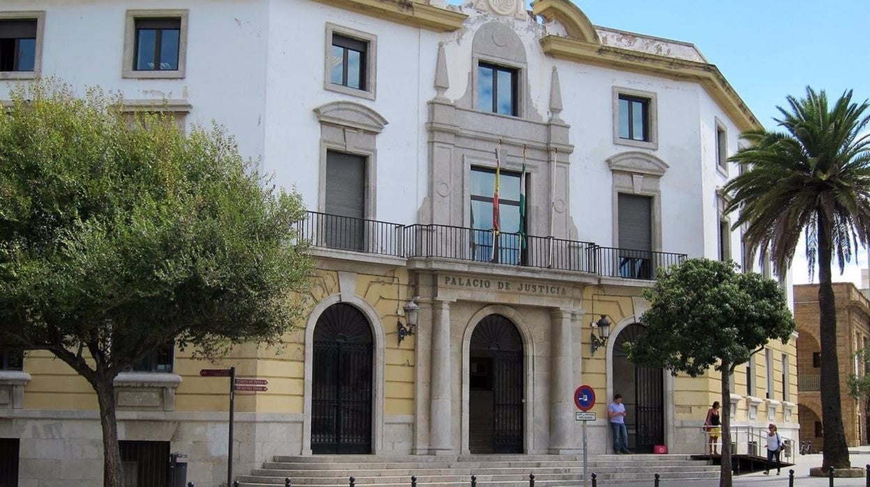 El TSJA ratifica diez años de cárcel para un hombre por violar en Cádiz a una joven italiana de Erasmus