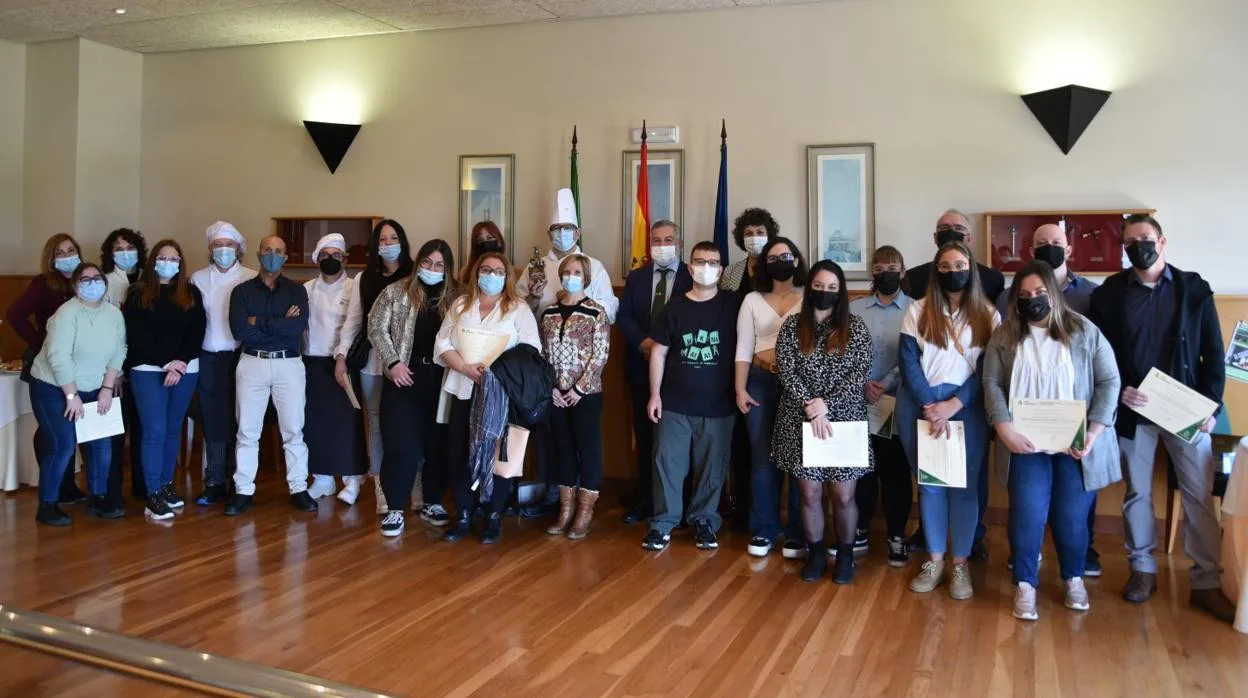 Una veintena de alumnos termina su formación en la Escuela de Hostelería de Cádiz